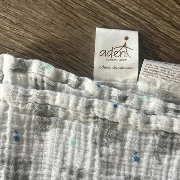 Aden + anais elephant blanket - Picture 2 of 2